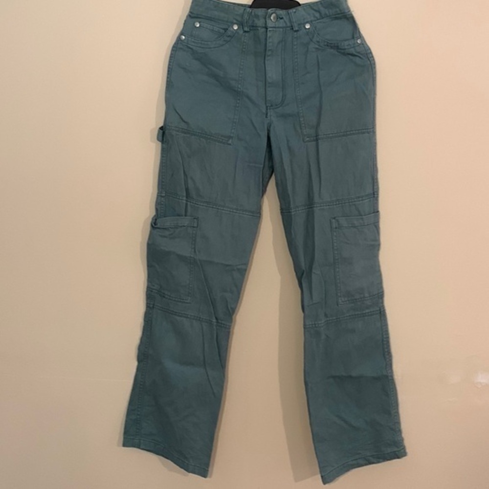 Gently used women’s Forever 21 pants size small
